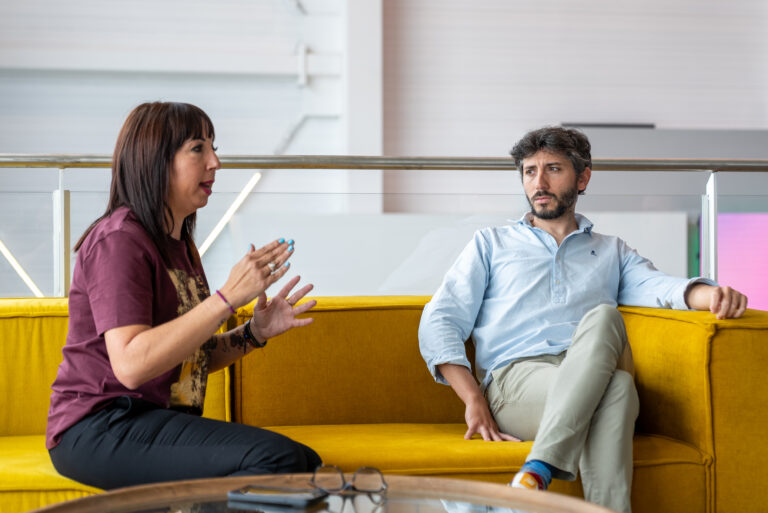 Reflexión sobre cómo transformar datos desordenados en decisiones inteligentes mediante una visualización clara, conectada y alineada con los objetivos de negocio.